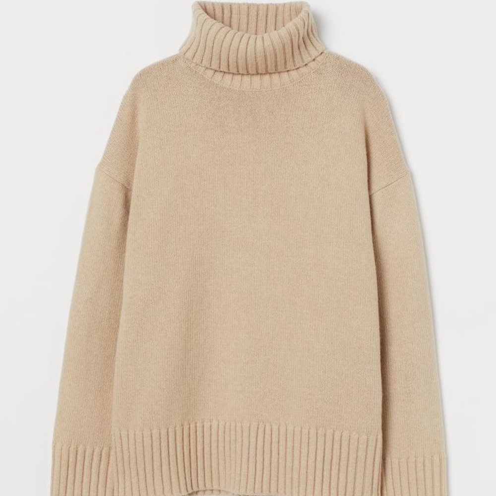 Woman’s H&M sweater beige - size Small